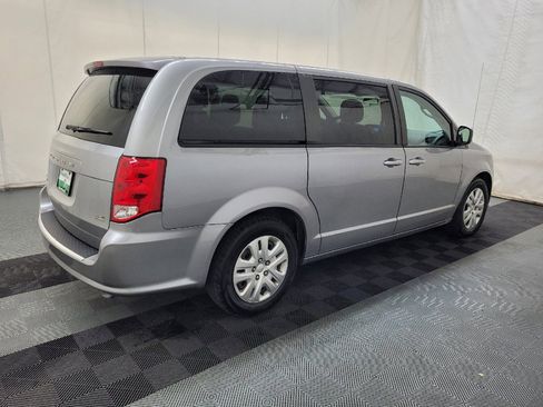 Used 2018 Dodge Grand Caravan SE FWD image 10