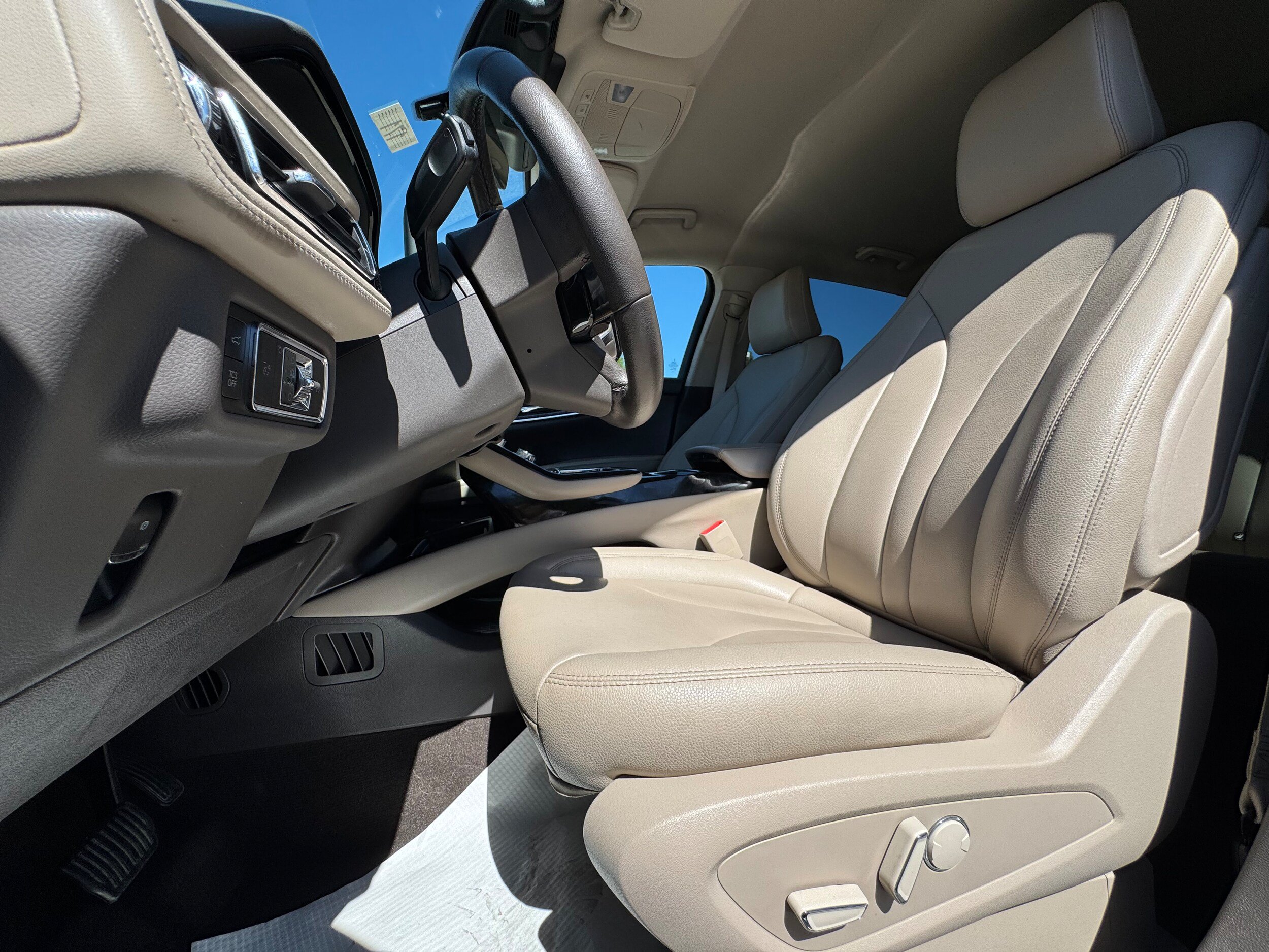 Used 2023 Lincoln Nautilus FWD image 10