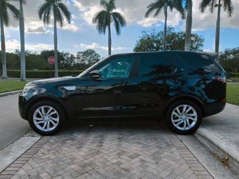 Used 2017 Land Rover Discovery HSE image 4