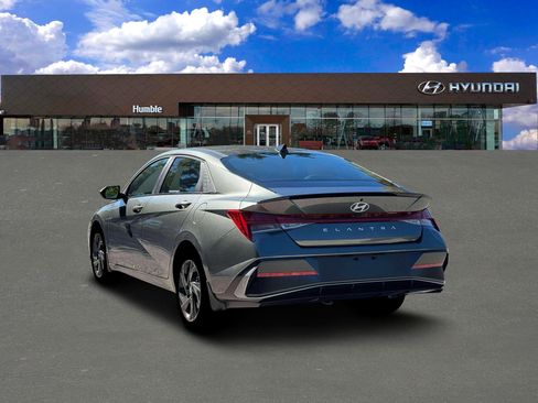 New 2026 Hyundai Elantra SEL Sport Premium FWD image 5