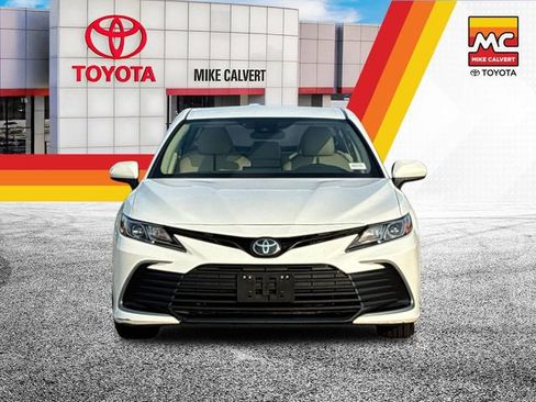 Used 2024 Toyota Camry LE FWD image 8