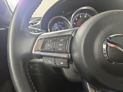Used 2022 MAZDA MX-5 Miata Club RWD image 14