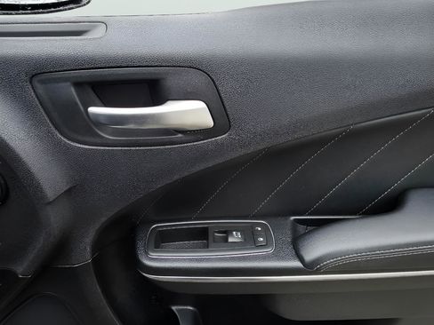 Used 2016 Dodge Charger R/T w/ Plus Group image 30