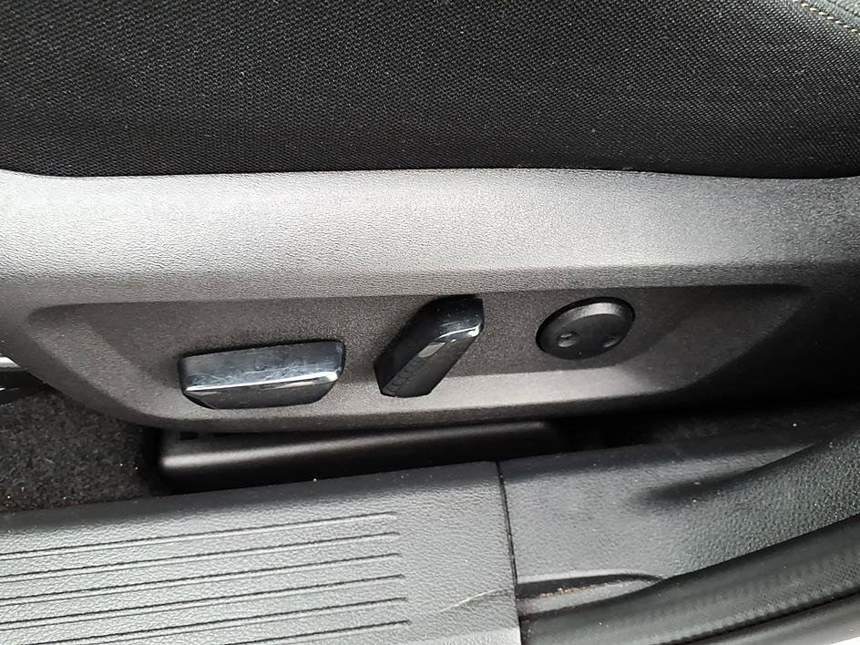 Used 2023 Nissan Rogue SV AWD/4WD image 18