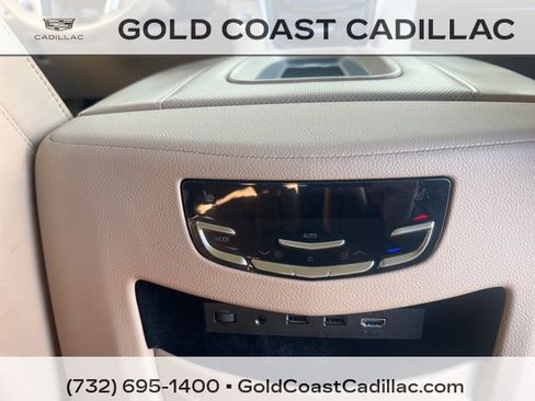 Used 2020 Cadillac Escalade Platinum image 11