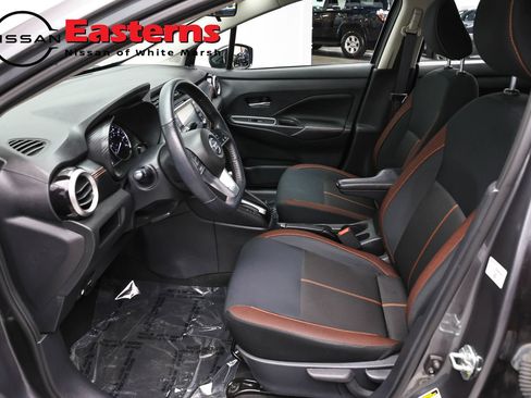 Used 2021 Nissan Versa SR FWD image 14