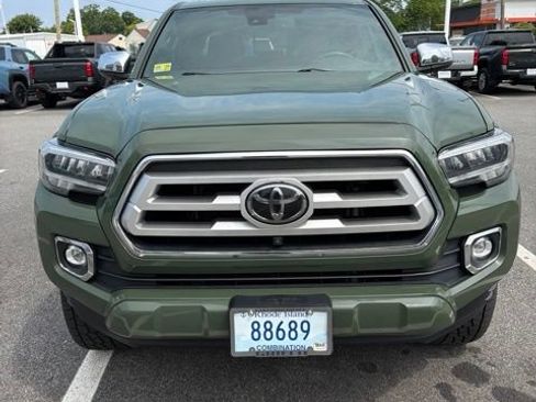 Used 2022 Toyota Tacoma Limited AWD/4WD image 4