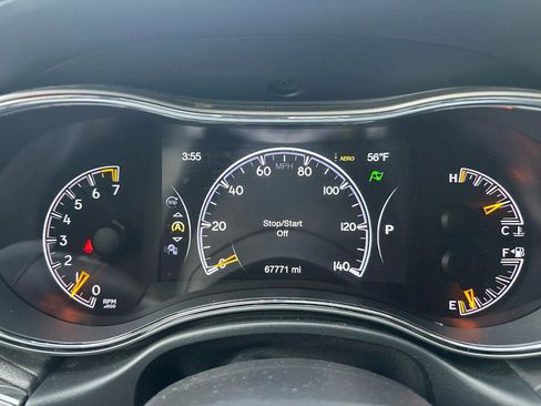 Used 2020 Jeep Grand Cherokee Overland AWD/4WD image 18