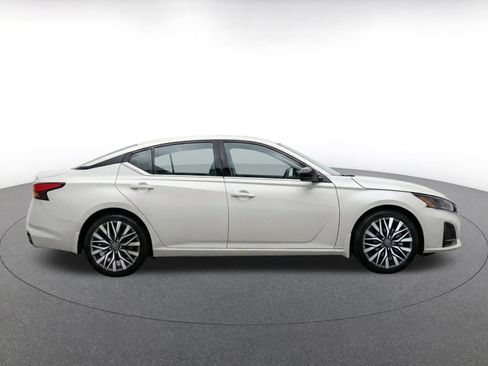 Used 2026 Nissan Altima 2.5 SV FWD image 10