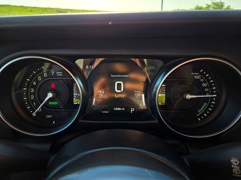 Used 2022 Jeep Wrangler Unlimited Sahara w/ Cold Weather Group AWD/4WD image 21