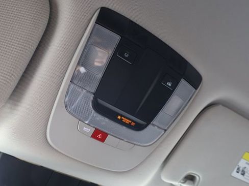 Used 2024 Kia Sorento S image 26