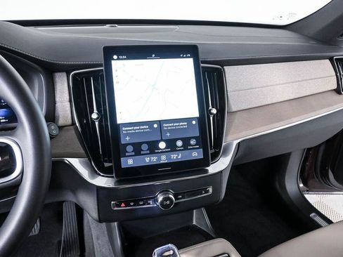 Certified 2025 Volvo XC90 T8 Plus AWD/4WD image 14