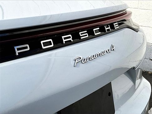 Certified 2022 Porsche Panamera 4 image 13