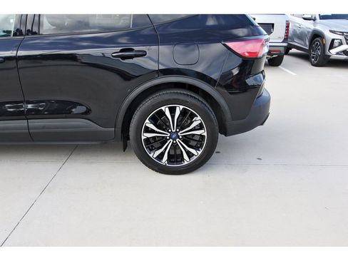 Certified 2022 Ford Escape SE w/ SE Sport Appearance Package FWD image 31