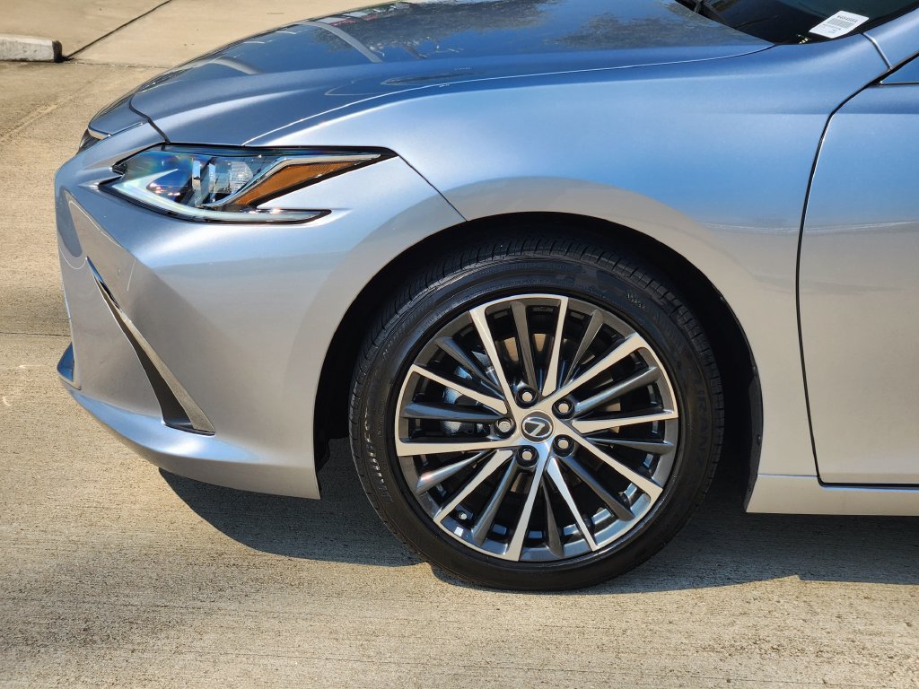 Certified 2025 Lexus ES 350 w/ Premium Package FWD image 8