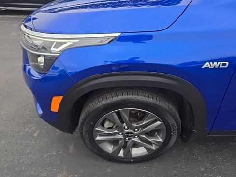 Used 2023 Kia Seltos S w/ Navigation Package AWD/4WD image 10