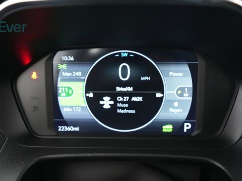 Used 2022 Chevrolet Bolt EUV LT w/ Convenience Package image 7