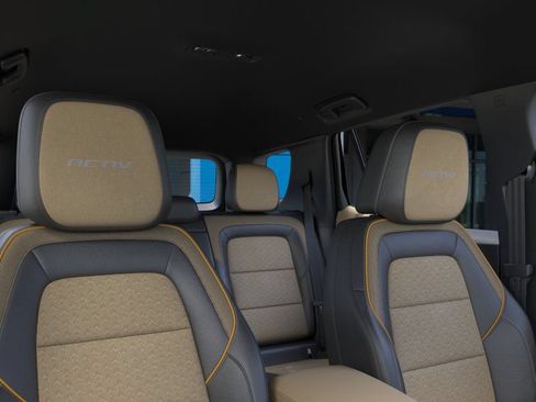New 2026 Chevrolet Equinox ACTIV w/ Convenience Package III AWD/4WD image 24