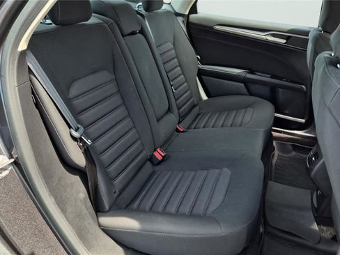 Used 2017 Ford Fusion SE w/ Fusion SE Technology Package FWD image 15