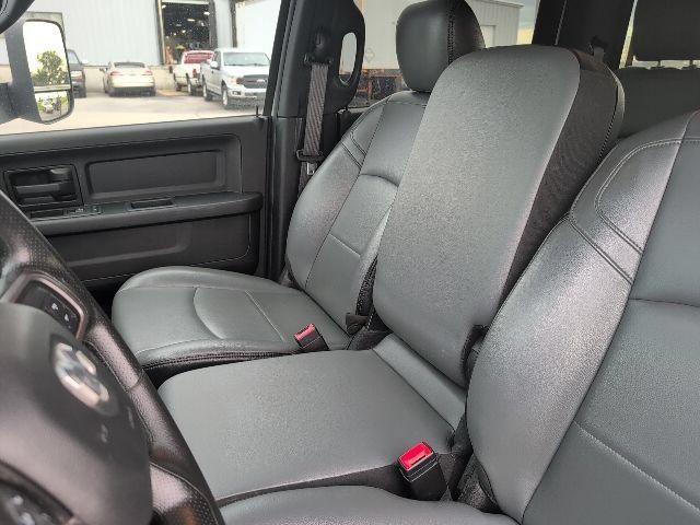 Used 2022 RAM 3500 Tradesman w/ Chrome Appearance Group AWD/4WD image 18