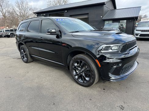Used 2025 Dodge Durango GT image 1