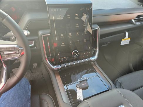 New 2026 GMC Yukon XL Denali w/ Denali Reserve Package image 10