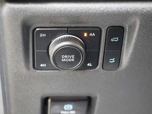 Used 2025 Ford Expedition Active AWD/4WD image 30