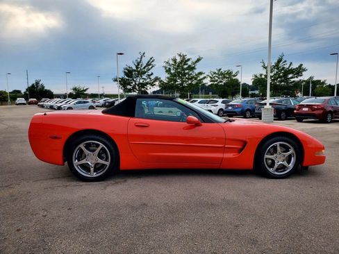 Used 2000 Chevrolet Corvette Convertible w/ Performance Handling Pkg image 4