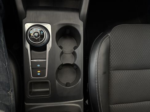 Used 2024 Ford Escape SE image 31