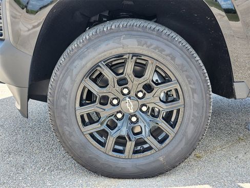 New 2025 Chevrolet Colorado W/T w/ WT Custom Package image 7