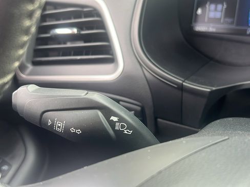 Used 2022 Ford Edge SEL w/ Convenience Package image 16