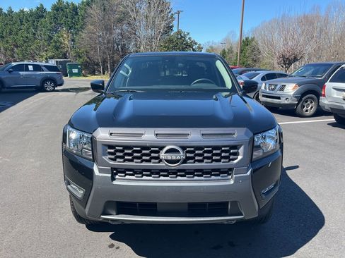 Certified 2025 Nissan Frontier SV w/ SV Convenience Package image 9