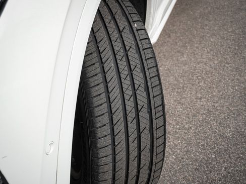 Used 2016 Volvo XC90 T6 Momentum w/ Protection Package Plus image 12