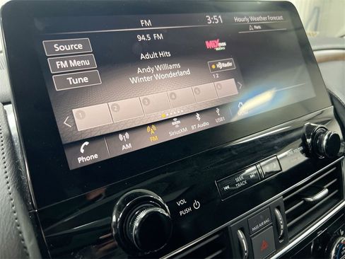 Used 2023 Nissan Armada SL w/ Captain's Chairs Package image 13