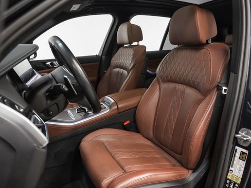 Used 2022 BMW X5 xDrive40i w/ M Sport Package AWD/4WD image 5
