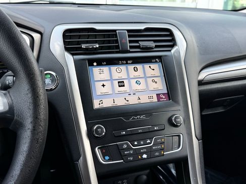 Used 2019 Ford Fusion SE FWD image 31