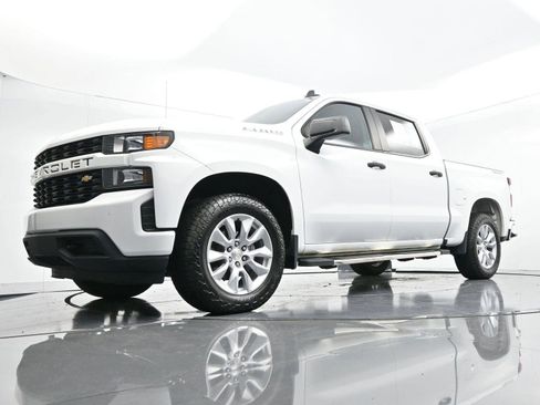 Used 2022 Chevrolet Silverado 1500 Custom w/ Safety Confidence Package image 44