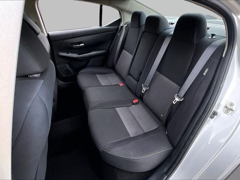 Used 2022 Nissan Sentra SV FWD image 19