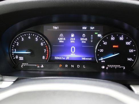 Used 2023 Ford Explorer XLT AWD/4WD image 11