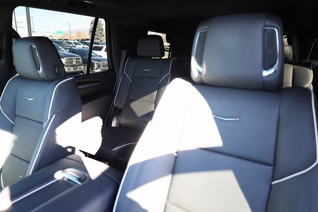 Used 2026 Cadillac Escalade Sport w/ Touring Package AWD/4WD image 16