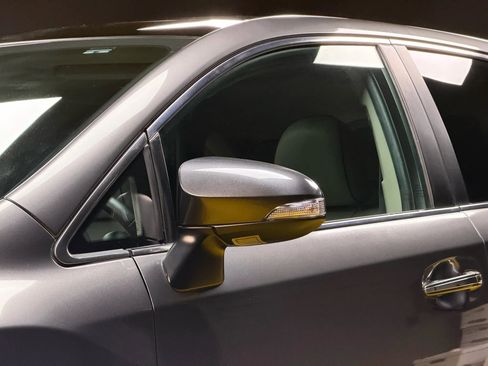 Used 2014 Toyota Venza XLE image 9