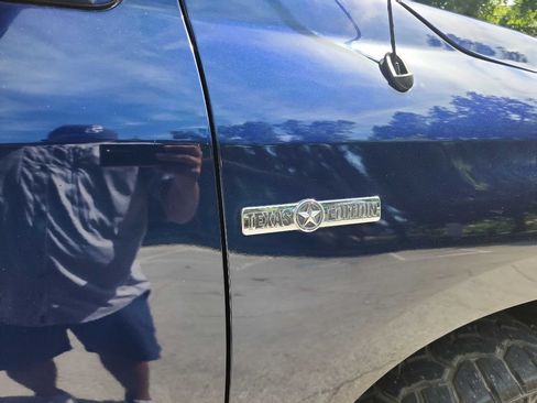Used 2011 Toyota Tundra 2WD CrewMax w/ Tow Pkg image 11