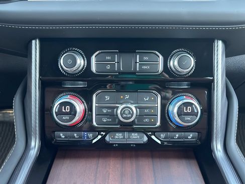 Used 2023 GMC Yukon Denali Ultimate AWD/4WD image 22