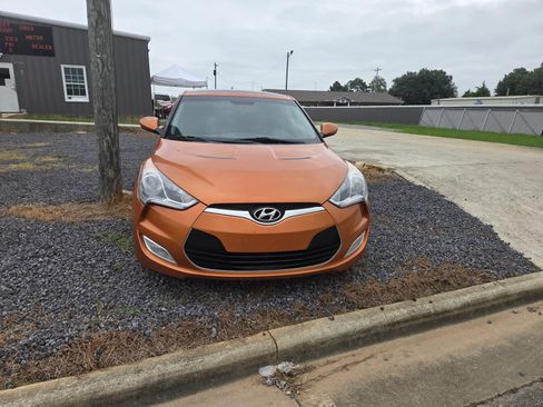 Used 2012 Hyundai Veloster w/ Style Pkg FWD image 1