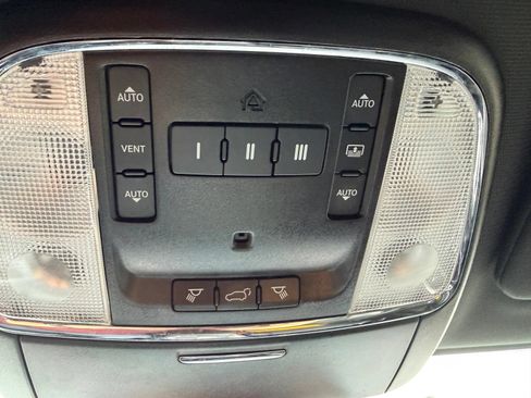 Used 2020 Jeep Grand Cherokee Limited w/ Luxury Group II AWD/4WD image 13