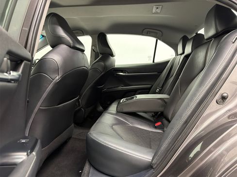 Used 2020 Toyota Camry XSE image 14