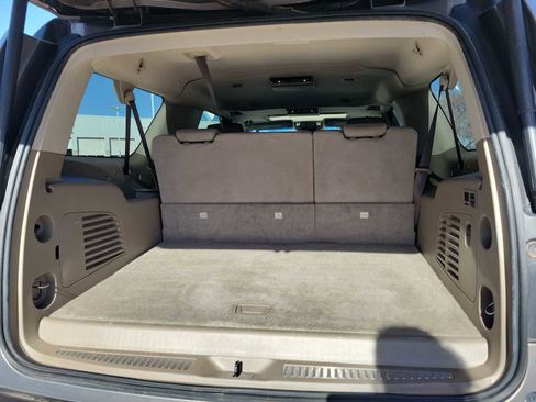 Used 2017 Chevrolet Suburban Premier image 19