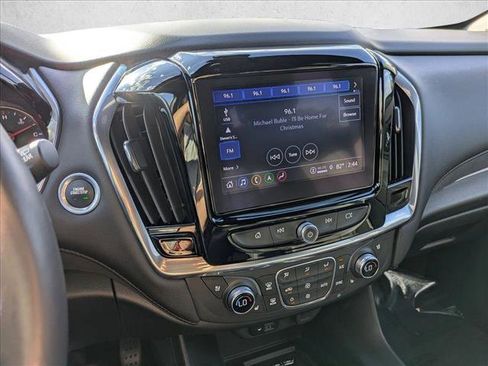 Used 2022 Chevrolet Traverse High Country image 12
