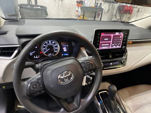 Used 2021 Toyota Corolla LE w/ Carpet Mat Package (TMS) FWD image 14