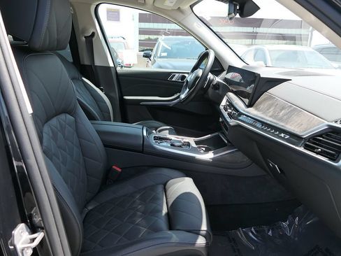 Used 2025 BMW X7 xDrive40i w/ Premium Package AWD/4WD image 28
